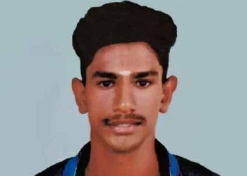 ബന്ധുവീട്ടിലെ കിടപ്പുമുറിയിൽ 20 കാരൻ്റെ മൃതദേഹം, ആശുപത്രിയില്‍ കൊണ്ടുപോയില്ല, തിടുക്കപ്പെട്ട് സംസ്‌കരിക്കാൻ കുടുംബത്തിൻ്റെ നീക്കം; പോലീസെത്തി തട‌ഞ്ഞു