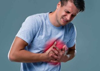 ഹൃദയാഘാതത്തിന്‍റെ മുന്നറിയിപ്പ് നെഞ്ച് വേദന മാത്രമല്ല, നിസ്സാരമായി കാണാറുള്ള ഈ ലക്ഷണങ്ങളും അവഗണിക്കരുത് !