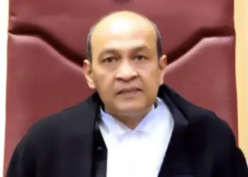 തീപിടിത്തം വിനയായി: ഹൈക്കോടതി ജഡ്ജി യശ്വന്ത് വർമ്മയുടെ വസതിയിൽ തീ അണയ്ക്കാൻ എത്തിയ ഫയര്ഫോഴ്സ് അംഗങ്ങൾ കണ്ടത് കെട്ടുകണക്കിന് കള്ളപ്പണം, പിന്നാലെ സ്ഥലം മാറ്റ നടപടിയുമായി സുപ്രീം കോടതി