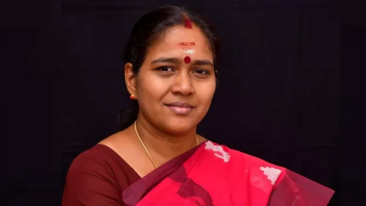 ശോഭാ സുരേന്ദ്രൻ കളം മാറുമോ ?   പാർട്ടിയിലേക്ക് ക്ഷണിച്ച് യൂത്ത് കോൺഗ്രസ് നേതാവ്