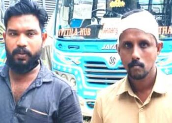 സംസ്ഥാനത്തെ ഉന്നത പോലീസ് ഉദ്യോ​ഗസ്ഥന്റെ ഡ്രൈവറുടെ ഭാര്യയുടെ പേരിലുള്ള ബസിൽ നിന്ന് പിടികൂടിയത്, സ്കൂൾ വിദ്യാർഥികൾക്ക് വിതരണം ചെയ്യാൻ കൊണ്ടുവന്ന ലഹരി വസ്തുക്കൾ, രണ്ട് ബസ് ജീവനക്കാർ അറസ്റ്റിൽ, അറസ്റ്റ് ചെയ്ത് ഉദ്യോ​ഗസ്ഥർക്ക് ഭീഷണി?