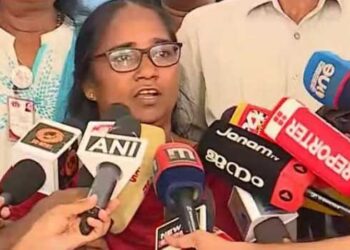 നടപടിയായില്ല!! ആശമാരുടെ ഒരാവശ്യം പോലും അം​ഗീകരിച്ചില്ല, സർക്കാരിന്റെ പക്കൽ പണമില്ല, സമയം കൊടുക്കണം, സമരത്തിൽ നിന്ന് പിന്തിരിയണം- എൻഎച്ച്എം പ്രതിനിധികൾ, ഇനി ഒരടിപോലും പിന്നോട്ടില്ല, അനിശ്ചിതകാല നിരാഹാര സമരം തുടരും- സമരസമിതി നേതാവ്