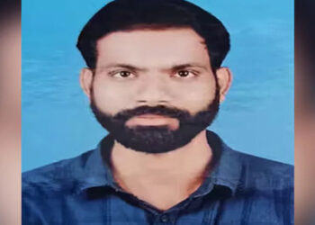 സാമ്പത്തിക ബാധ്യതയെത്തുടര്ന്ന് ഇരുവരും ജീവനൊടുക്കാന് തീരുമാനിച്ചിരുന്നു., ഷാള് ഉപയോഗിച്ച് കഴുത്ത് ഞെരിച്ചു; മരിച്ചെന്നു കരുതിയ രഞ്ജിത്, പിന്നാലെ തൂങ്ങി മരിച്ചു