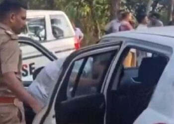 ലഹരി വേട്ടയ്ക്കിടെ എക്സൈസ് സംഘത്തെ കാറിടിച്ച് അപായപ്പെടുത്താൻ ശ്രമം, ഇൻസ്പെക്ടറുടെ കാലിന് പരുക്ക്, പ്രതി കാറിൽ എംഡിഎംഎയും ഉപേക്ഷിച്ച് രക്ഷപ്പെട്ടു