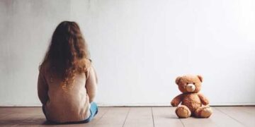 12 കാരിയെ കൊലപാതകത്തിലേക്ക് നയിച്ചത് ഒറ്റപ്പെടുമോയെന്ന ഭയമോ? അച്ഛൻ മരിച്ചു, അമ്മ കൂടെയില്ല, വളർത്തുന്നത് പിതൃസഹോദരൻ, തന്നോട് സ്നേഹക്കുറവുണ്ടായിരുന്നെന്ന് പെൺകുട്ടി!! അന്വേഷണം പെൺകുട്ടിയിലേക്കെത്തിച്ചത് മാതാപിതാക്കളുടെ സംശയം