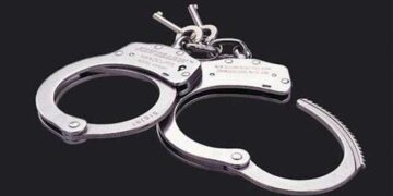 ദോഷം തീർക്കാൻ പൂജയ്ക്കെന്നപേരിൽ വിളിച്ചുവരുത്തി ജ്യോത്സ്യനെ ഹണി ട്രാപ്പിൽപ്പെടുത്തി കവർച്ച, സ്ത്രീയുൾപ്പെടെ രണ്ടുപേർ പിടിയിൽ