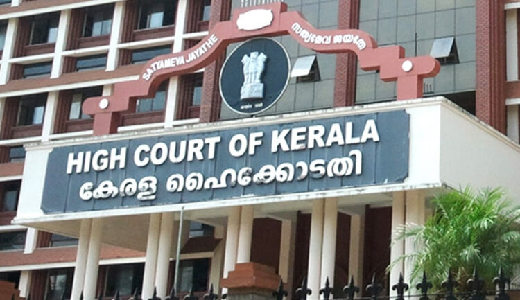 വനിതാ അഭിഭാഷകയെ അപമാനിച്ചു:  ജഡ്ജി മാപ്പു പറയണമെന്ന് ആവശ്യപ്പെട്ട് അഭിഭാഷകരുടെ  പ്രതിഷേധം…, ഹൈക്കോടതിയില് അസാധാരണ പ്രതിസന്ധി
