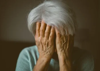 സഹോദരനെ കൊന്ന സമാന രീതിയിൽ അമ്മയെയും കൊല്ലാൻ   ശ്രമം ,  മകൻ അമ്മയെ ശീമക്കൊന്ന വടികൊണ്ടടിച്ചത് മണിക്കൂറുകൾ,  70 കാരിയുടെ നില അതീവ ഗുരുതരം