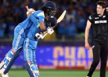 ഒന്നു ‘ഹീറ്റാ’യതാ ഹിറ്റ്മാൻ… കിരീടം ഇങ്ങു പോന്നു!!, 25- 30 മാത്രമല്ല മുൻപിൽ നിന്ന് കളി ജയിപ്പിക്കാനും അറിയാം…​ഗവാസ്കറിനും ഷമയ്ക്കും വയറുനിറച്ചു കൊടുത്ത് രോഹിത്, ഇന്ത്യ ചാമ്പ്യന്മാർ