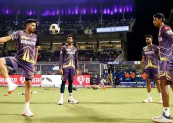 ഐപിഎൽ താരങ്ങൾക്ക് മൊത്തത്തിൽ മൂക്കുകയറിട്ട് ബിസിസിഐ, പരിശീലനം ഇനി നെറ്റ്സിൽ മാത്രം, പരസ്യക്കാരുടെ പരാതി മാനിച്ച് പരസ്യ ബോർഡുകളോടു ചേർന്ന് റിസർവ് താരങ്ങളും സപ്പോർട്ടിങ് സ്റ്റാഫും ഇരിക്കുന്നതിനും നിയന്ത്രണം