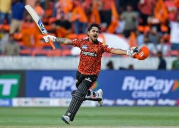 വേണേൽ കലണ്ടറിൽ കുറിച്ചുവച്ചോ, ഏപ്രിൽ 17, വാങ്കഡെ സ്റ്റേഡിയം!! ‘മുംബൈയ്ക്കെതിരെ സൺറൈസേഴ്സ് ഹൈദരാബാദ് 300 റൺസ് അടിച്ചെടുക്കും, അത് കാണാൻ ഞാൻ ​ഗ്യാലറിയിലുണ്ടാകും’- പ്രവചനവുമായി ഡെയ്ൽ സ്റ്റെയ്ൻ