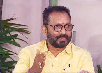 ആശമാർക്ക് ഐക്യദാര്‍ഢ്യം:   തല മുണ്ഡനം ചെയ്ത് ബിജെപി പ്രവര്‍ത്തകർ, സർക്കാർ ധൂർത് ഒഴിവാക്കിയാൽ ഓണറേറിയാം നൽകാൻ സാധിക്കുമെന്ന് കെ സുരേന്ദ്രൻ