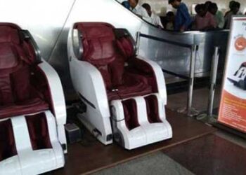 ഇനി ട്രെയിൻ കാത്തിരുന്നു ബോറടിക്കില്ല വരുന്നു റെയിൽവേ സ്റ്റേഷനുകളിൽ മസാജ് ചെയർ, വെറുതെ പറ്റില്ലാട്ടോ കാശിറക്കണം… പിള്ളാരെ പിടിച്ചു വശം കെടുന്ന മാതാപിതാക്കൾക്കായി ഗെയിമിങ് സോണും