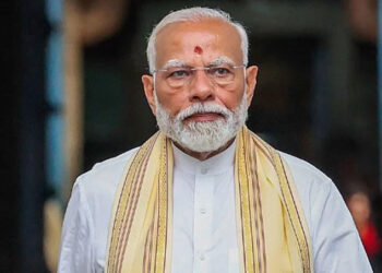 നരേന്ദ്ര മോദി പ്രധാനമന്ത്രി സ്ഥാനം ഒഴിയുന്നു;  ആര്‍എസ്എസ് ആസ്ഥാനത്ത് എത്തി മോഹന്‍ ഭാഗവതിനെ കണ്ടു