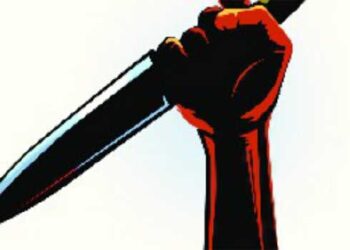 പത്താംക്ലാസ് ഇം​ഗ്ലീഷ്- മലയാളം മീഡിയം വിദ്യാർഥികൾ ചേരിതിരിഞ്ഞ് ഏറ്റുമുട്ടൽ, മൂന്ന് വിദ്യാർഥികൾക്കു കുത്തേറ്റു, കുത്തിയത് സ്കൂളിൽ നിന്ന് നേരത്തെ പുറത്താക്കിയ വിദ്യാർഥി