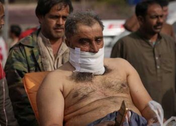 പാക്കിസ്താനിൽ 300 ഓളം യാത്രക്കാരുമായി പോവുകയായിരുന്ന ട്രെയിൻ പാളം തകർത്ത് വിഘടനവാദികൾ റാഞ്ചി, അക്രമികളെ കൊലപ്പെടുത്തി ബന്ദികളെ രക്ഷപ്പെടുത്തിയതായി അധികൃതർ, ഏറ്റുമുട്ടലിൽ 50 അക്രമികൾ കൊല്ലപ്പെട്ടതായി റിപ്പോർട്ട്