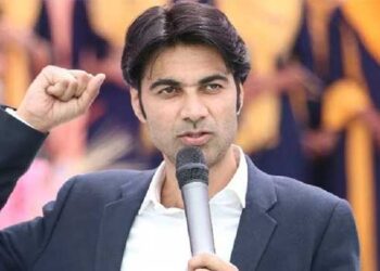 പള്ളിയിൽ അനാവശ്യമായി ഇരുത്തും, ശരീരത്തിൽ മോശമായി സ്പർശിക്കും, പുറത്തുപറയാതിരിക്കാൻ ഭീഷണി!!, വീട്ടിലേക്കു പോകുമ്പോൾ കാറിൽ പിൻതുടരും- ജലന്ദറിലെ പാസ്റ്റർ ബജീന്ദർ സിങ്ങിനെതിരെ പരാതിയുമായി യുവതി