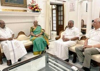 ദേ… വീണ്ടും ‘മിസ്റ്റർ ചീഫ് മിനിസ്റ്റർ’!! എന്ത് അനൗദ്യോഗിക സന്ദർശനമാണ് കേരളത്തിന്റെ മുഖ്യമന്ത്രി ധനകാര്യമന്ത്രിയോട് നടത്തിയതെന്ന് നമുക്കറിയണം- ചെന്നിത്തല, രാഷ്ട്രീയമുള്ള വ്യക്തിത്വങ്ങൾ തമ്മിൽ കണ്ടാൽ അവരുടെ രാഷ്ട്രീയം ഉരുകി പോകുകയില്ല- പിണറായി