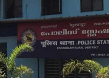 പൂർവ കാമുകിയുമൊത്തുള്ള ചിത്രം ഫോണിൽ; ഭർത്താവിൻറെ സ്വകാര്യഭാഗത്ത് തിളച്ച എണ്ണ ഒഴിച്ച് ഭാര്യ, രണ്ട് കയ്യിലും നെഞ്ചിലും തുടകളിലും സ്വകാര്യഭാഗത്തും സാരമായി പൊള്ളലേറ്റ യുവാവ് ​ഗുരുതരാവസ്ഥയിൽ