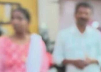 ആലപ്പുഴ കളക്ടറേറ്റിൽ അയിത്താചാരം, പട്ടികജാതി ജീവനക്കാർക്കു ഒപ്പിടാൻ പ്രത്യേക ഹാജർബുക്ക്, പരാതി നൽകിയ ജീവനക്കാരന്റെ തസ്തിക മാറ്റി, ചൗക്കീദാർ തസ്തികയിൽ നിന്ന് ഓഫീസ് അറ്റൻഡന്റ് തസ്തികയിലേക്ക് മാറ്റി നിയമിച്ച് ജില്ലാ കളക്ടറുടെ ഉത്തരവ്