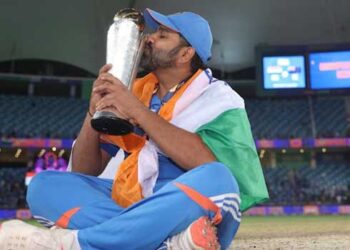 ഓട്ടക്കൈകളുമായി ഇന്ത്യൻ താരങ്ങൾ, കൈവിട്ടത് ഒന്നും രണ്ടുമല്ല നാലു ക്യാച്ചുകൾ, ടോസിന്റെ ഭാ​ഗ്യം ന്യൂസീലൻഡിനെ തുണിച്ചില്ല, കളത്തിപ്പുറത്ത് നിന്നത് ബുദ്ധിയിൽ പത്തുതലയുള്ള തനി രാവണൻ