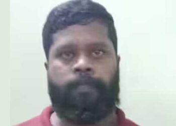 പുലർച്ചെ വീടിനു നേരെ തോട്ടയെറിഞ്ഞ് ഭീകരാന്തരീക്ഷം സൃഷ്ടിച്ചു, വീട്ടിൽ കയറി യുവാവിനെ വെട്ടിക്കൊന്നു, കാൽ അടിച്ചുതകർത്തു!! അക്രമി സംഘം മറ്റൊരു യുവാവിനെയും കൊലപ്പെടുത്താൻ ശ്രമിച്ചു- കൊലയ്ക്ക് കരുനാഗപ്പള്ളി കൊലപാതകവുമായി ബന്ധം?