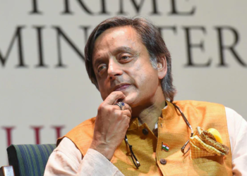 ശശി തരൂർ ബിജെപിയിലേക്ക് ?  മോഡി  ഒരേസമയം റഷ്യക്കും യുക്രൈനും സ്വീകാര്യനായ നേതാവ്, രണ്ടിടത്തും അംഗീകരിക്കപ്പെടുന്ന ഒരു പ്രധാനമന്ത്രിയാണ് ഇന്ത്യയ്ക്കുള്ളത്, നരേന്ദ്ര മോദിയെ വാതോരാതെ പ്രശംസിച്ച് തരൂർ