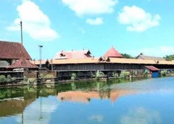 കഴകം ജോലി​ക്ക് ഈഴവ സമുദായക്കാര‌ൻ, കൂടൽമാണിക്യം ക്ഷേത്രത്തിൽ തന്ത്രിമാരുടെ സമരം, മാരത്തൺ ചർച്ചകൾ പരാജയപ്പെട്ടതോടെ കഴകക്കാരന് തസ്തികമാറ്റം