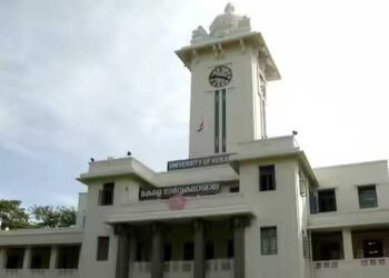 ഉത്തരക്കടലാസ് നഷ്ടപ്പെടുത്തിയ അധ്യാപകനെതിരെ കർശന നടപടി? അടിയന്തര യോഗം വിളിച്ച് കേരള സർവകലാശാല വിസി, വിഷയത്തിൽ മുഴുവൻ വിവരങ്ങളും അറിയിക്കാൻ പരീക്ഷ കൺട്രോളർക്കു നിർദ്ദേശം: പുന:പരീക്ഷ ഒഴിവാക്കണമെന്ന് എബിവിപി