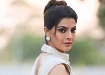 കുട്ടിക്കാലത്ത് തന്നെ പലരും ലൈം​ഗികമായി പീഡിപ്പിച്ചിട്ടുണ്ട്, അ‍ച്ഛനും ഛായയും ജോലിക്കു പോകുമ്പോൾ തന്നെ മറ്റുള്ളവരെ ഏൽപിച്ചിട്ട് പോകും, റിയാലിറ്റി ഷോയ്ക്കിടെ പൊട്ടിക്കരഞ്ഞ് നടി വരലക്ഷ്മി