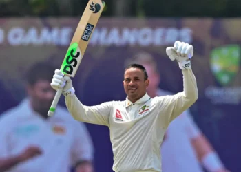 പരിക്ക് അഭിനയിച്ച് ആഭ്യന്തര ക്രിക്കറ്റിൽ നിന്ന് പിന്മാറി: കാറോട്ട മത്സരം കാണാൻ പോയ ഓസീസ് താരം ഉസ്മാൻ ഖവാജ വിവാദത്തിൽ