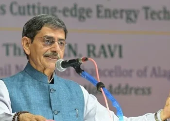 ത്യാഗരാജർ കോളേജിൽ വിദ്യാർത്ഥികളെക്കൊണ്ട് ജയ് ശ്രീറാം വിളിപ്പിച്ച്   തമിഴ്‌നാട് ഗവർണർ