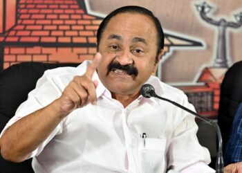 എസ്എഫ്‌ഐ കേരളത്തിലെ ലഹരിവ്യാപനത്തിന്റെ കണ്ണികൾ, സിപിഎം അവരെ രാഷ്ട്രീയ രക്ഷാകര്‍തൃത്വം നൽകി ക്രിമിനലുകള്‍ ആക്കുന്നു, എസ്എഫ്‌ഐ ഉടൻ പിരിച്ചുവിടണമെന്ന്  വിഡി സതീശന്‍