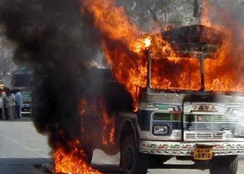 ഗുജറാത്ത് കലാപം: ബ്രിട്ടീഷ് പൗരന്മാരെ  കൊലപ്പെടുത്തിയ പ്രതികളെ വെറുതെ വിട്ടു