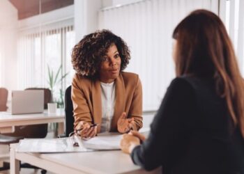 അത്ര ആത്മാർത്ഥത വേണ്ട: ഇന്‍റർവ്യൂവിന്  നേരത്തെയെത്തിയ ആൾക്ക് ജോലി നിരസിച്ച് സ്ഥാപന ഉടമ
