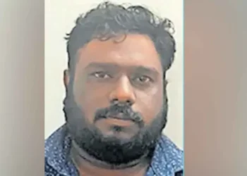 സ്ത്രീകളുടെ ചിത്രങ്ങൾ മോർഫ് ചെയ്ത്  പ്രചരിപ്പിക്കാൻ 15 പേരുള്ള  ഫേസ്ബുക്ക് ഗ്രൂപ്പ്!!!  പിടിയിലാകുന്നതിന് ഒരു മണിക്കൂർ മുൻപും പെൺകുട്ടിയുടെ നഗ്നഫോട്ടോകൾ പോസ്റ്റ് ചെയ്തു, ഫോണിൽ ആയിരത്തിലധികം മോർഫ് ചെയ്ത ചിത്രങ്ങൾ,   ഡിവൈഎഫ്ഐ മേഖല കമ്മിറ്റി അംഗം പോലീസ് പിടിയിൽ