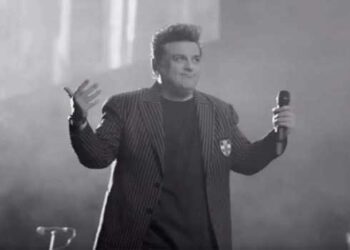 അപ്പോ, അദ്നാൻ സമിയുടെ കാര്യം എങ്ങനെ? പാക് മുൻ മന്ത്രി!! അക്ഷരാഭ്യാസമില്ലാത്ത ഈ വിഡ്ഢിയോട് ആര് മറുപടി പറയുന്നു- പുച്ഛിച്ച് ഗായകൻ