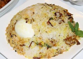 അങ്ങനെ തിന്നേണ്ട…!! കുട്ടികൾ കാൺകെ അധ്യാപകർ  സദ്യയും ബിരിയാണിയും കഴിക്കുന്നത് അനുചിതം, അധ്യാപകരുടെ ഭക്ഷണ പാർട്ടിക്ക് വിലക്ക്…!!!  സ്കൂളിലെ ഇടവേളകളിൽ സൽക്കാരം നടത്തരുതെന്ന് ബാലാവകാശ കമ്മിഷൻ