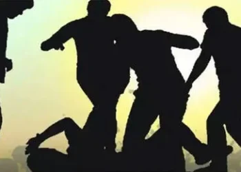 ചിക്കൻ കറിക്ക് ചൂടില്ല: ഹോട്ടൽ ഉടമയെ സോഡാ കുപ്പികൊണ്ട് മർദിച്ച് ഏഴംഗ സംഘം, വനിതാ ജീവനക്കാരിക്കും മർദനം