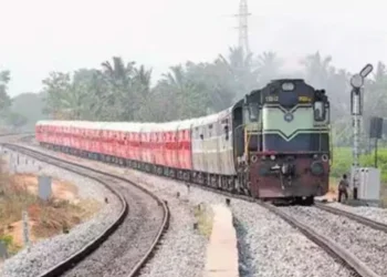 ഭക്ഷണത്തിന്റെ   അമിതവില ചോദ്യം ചെയ്ത  യാത്രക്കാരന്   റെയില്‍വേ കാറ്ററിങ് ജീവനക്കാരുടെ ക്രൂര മർദ്ദനം