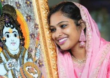 ​ഗുരുവായൂർ ക്ഷേത്രത്തിൽ കൃഷ്ണ വിഗ്രഹത്തിൽ മാല ചാർത്തി വീഡിയോ എടുത്ത് പ്രചരിപ്പിച്ചു, ജസ്‌ന സലീമിനെതിരെ കലാപശ്രമത്തിന് കേസ്, നേരത്തെ ക്ഷേത്ര പരിസരത്ത് കേക്ക് മുറിച്ചതും ഭക്തരോട് തട്ടിക്കയറിയതും വിവാദമായിരുന്നു