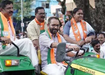 ലൈസെൻസില്ലാതെ ട്രാക്ടർ ഓടിച്ചത് കെ സുരേന്ദ്രൻ, ഉടമയ്ക്ക് 5000 രൂപ പിഴയടപ്പിച്ച് ട്രാഫിക് എൻഫോഴ്സ്മെന്റ്, സംഭവം ഉപതിരഞ്ഞെടുപ്പ് പ്രചാരണത്തിനിടെ