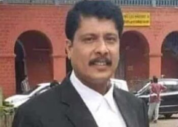 നിയമസഹായം തേടിയെത്തിയ യുവതിയെ പീഡിപ്പിച്ച കേസിലെ പ്രതി മുൻ ഗവൺമെന്റ് പ്ലീഡർ പിജി മനു മരിച്ച നിലയിൽ, കൊല്ലത്തെത്തിയത് ഡോ. വന്ദന കേസിൽ പ്രതിഭാഗത്തിനുവേണ്ടി ഹാജരാകാൻ