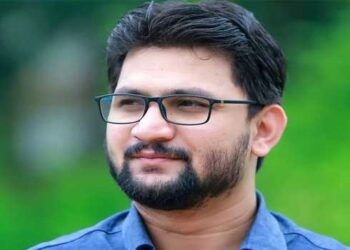 ‘സ്ത്രീകളോട് മാന്യമായി പെരുമാറിയില്ലെങ്കിൽ അടിച്ച് മോന്ത പൊളിക്കും’!!! സഹോദരിയെ അപമാനിച്ച പഞ്ചായത്ത് സെക്രട്ടറിയെ എടുത്തിട്ട് കുടഞ്ഞ് മുഹമ്മദ് മുഹ്സിൻ എംഎൽഎ