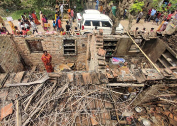 മുർഷിദാബാദ് കലാപത്തിന് പിന്നിൽ ഹിന്ദുത്വ സംഘടനകൾ… മുസ്ലിം പ്രതിഷേധക്കാർക്ക് നേരെ മനഃപൂർവം കല്ലേറ് നടത്തി,  വസ്തുതാന്വേഷണ റിപ്പോർട്ട് പുറത്ത്