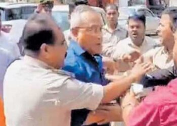 ജയ് ശ്രീറാം വിളികളുമായി പോലീസിന്റെ‍ കൺമുന്നിലിട്ട് മലയാളി വൈദികർക്കു നേരെ വിഎച്ച്പി ആക്രമണം, ആട്ടിൻതോലിട്ട ചെന്നായ്ക്കളെ ജനം തിരിച്ചറിയണം- ജോൺ ബ്രിട്ടാസ്, പ്രശ്നം സഭയിൽ അവതരിപ്പിച്ച് കൊടിക്കുന്നിൽ സുരേഷ്