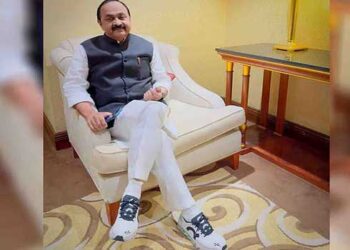 വിൽക്കാൻ തയ്യാറായി വി.ഡി…!!! 5000 രൂപയ്ക്ക് ആര് വന്നാലും ആ ഷൂ നൽകാം…’ഒരു രണ്ട് വർഷം ഉപയോ​ഗിച്ചെന്നേയുള്ളു, .., എന്നാലും അത് എനിക്ക് ലാഭമാണ്…, പ്രചരിപ്പിച്ചതിന് പിന്നിൽ സിപിഎം സൈബർ ഹാന്റിലുകൾ, – വി ഡി സതീശൻ