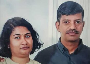 മക്കളെ മുറിയിലിട്ടു പൂട്ടിയ ശേഷം ഭാര്യയെ ശ്വാസം മുട്ടിച്ചു കൊലപ്പെടുത്തി!! കഴുത്തിൽ കുരുക്കിട്ട് മരത്തിൽ നിന്നു ചാടി, വിഷം കഴിച്ച ശേഷം കൈയ്യുടെ ഞരമ്പ് മുറിച്ചു! ഒടുവിൽ മരത്തടി മുറിക്കുന്ന യന്ത്രം ഉപയോ​ഗിച്ചും കൈഞരമ്പ് മുറിച്ച് ഭർത്താവിന്റെ ആത്മഹത്യാ ശ്രമം, ​ഗുരുതരാവസ്ഥയിൽ