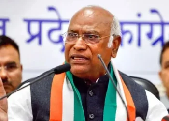 മോദിയാണു മുഖ്യം, രാജ്യം പിന്നാലെ എന്നതാണ് ഇപ്പോഴത്തെ അവസ്ഥ, കേന്ദ്ര സർക്കാർ കാര്യക്ഷമമായി പ്രവർത്തിച്ചിരുന്നെങ്കിൽ പഹല്ഗാം ആക്രമണം തടയാമായിരുന്നു, സുരക്ഷാ വീഴ്ചയെ കുറിച്ച് മോദി ഇപ്പോഴും മൗനത്തിൽ- മല്ലികാർജുൻ ഖർഗെ