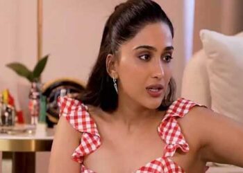 പരമോന്നത നീതിപീഡത്തിനകത്തുവച്ച് പീഡനശ്രമം, എന്റെ നിതംബത്തിൽ ആരോ പിടിച്ചതായി തോന്നി, വസ്ത്രത്തിനുള്ളിലേക്ക് കയ്യിടാൻ ശ്രമിച്ചു…ഒരു മുതിർന്ന അഭിഭാഷക ഇത് ശ്രദ്ധിച്ചു, അവർ അയാളെ അടിച്ചു… വെളിപ്പെടുത്തലുമായി നടി നിമ്രത് കൗർ